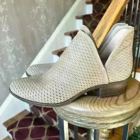Lucky Brand Cutout Bootie slip on style 8.5. Excellent condition. Tan. - Picture 6 of 11
